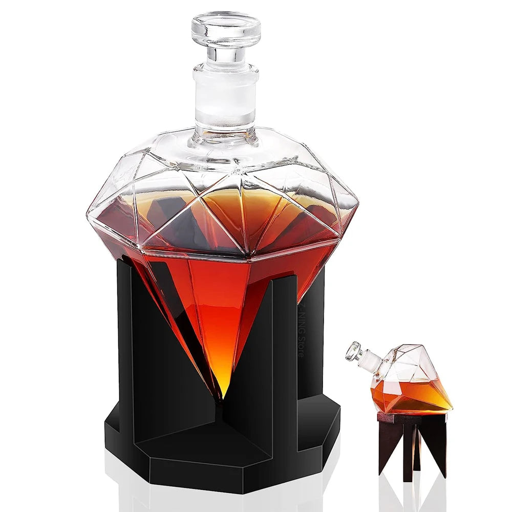 Luxury Diamond-Shaped Whiskey Decanter - Perfect Gift for Whiskey Lovers