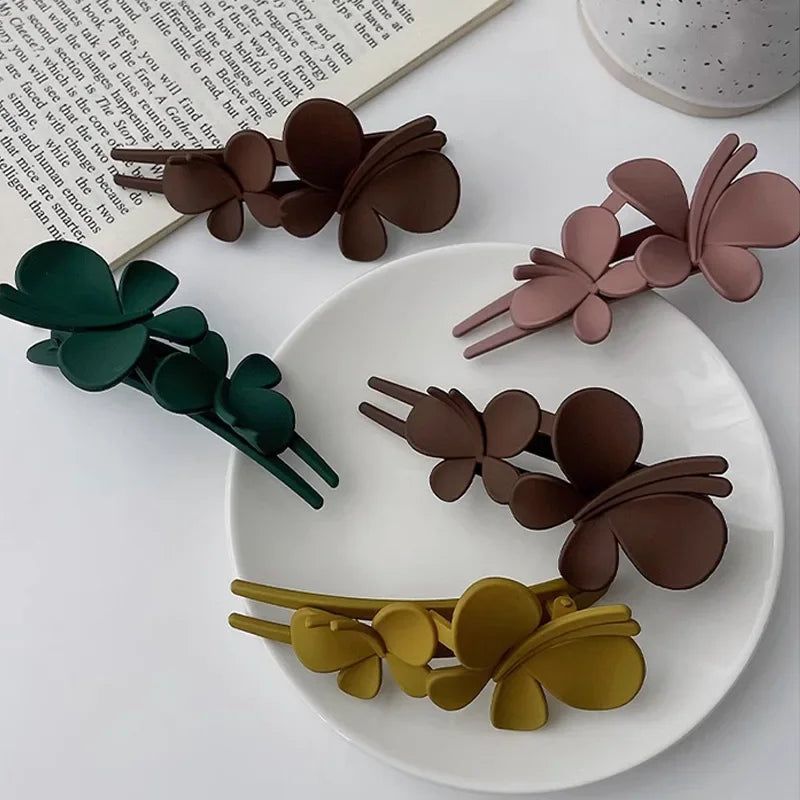 Flower Shape Hair Claw Clips – Stylish Floral Hair Accessories